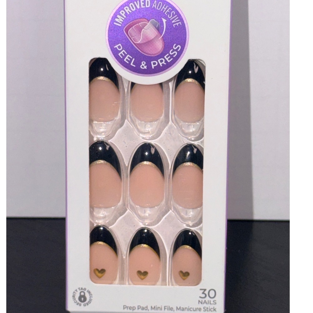 imPRESS Press-On Nails Positive IMM61 Black French Tip Gold Heart Medium Almond